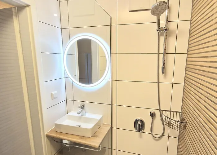 Apartment 725, Seepark *